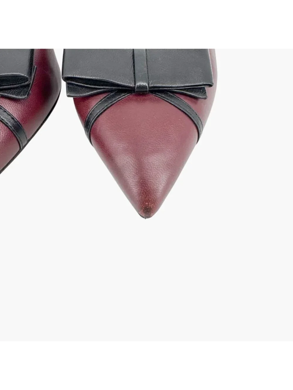 Chanel Pointed Toe Bow Pumps Size 38 US 7-7.5 Maroon Leather CC Mid Block Heel